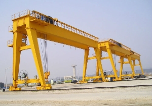 Rubber Tyred Adjustable Double Girder Gantry Crane 30 Ton with Trolley for Outside Used
