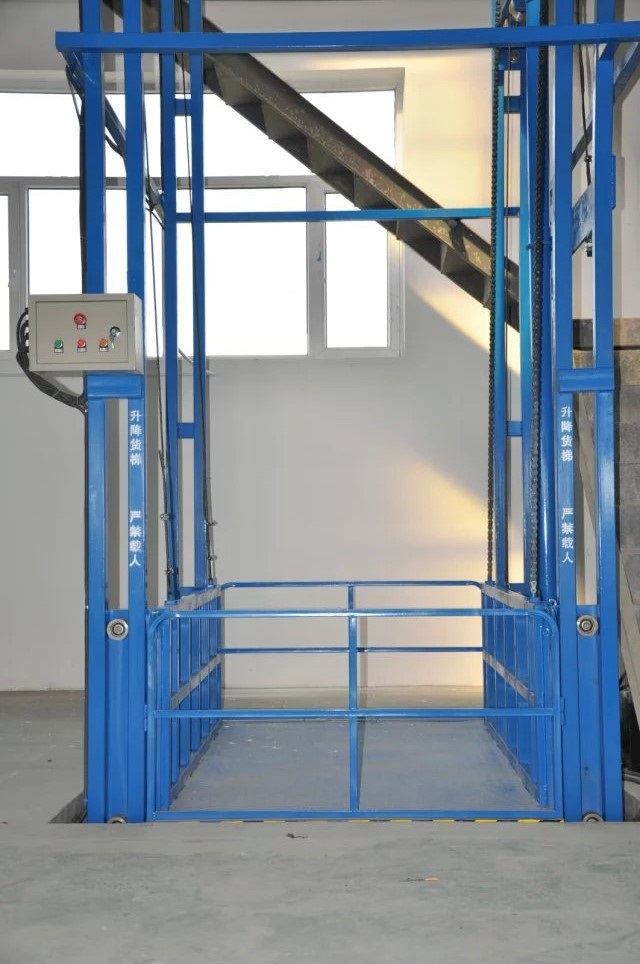 Vertical Lead Rail Lift Platforms (cargo platform lifts)7-1.jpg