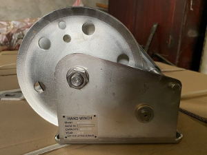 304 stainless steel hand winch made in china