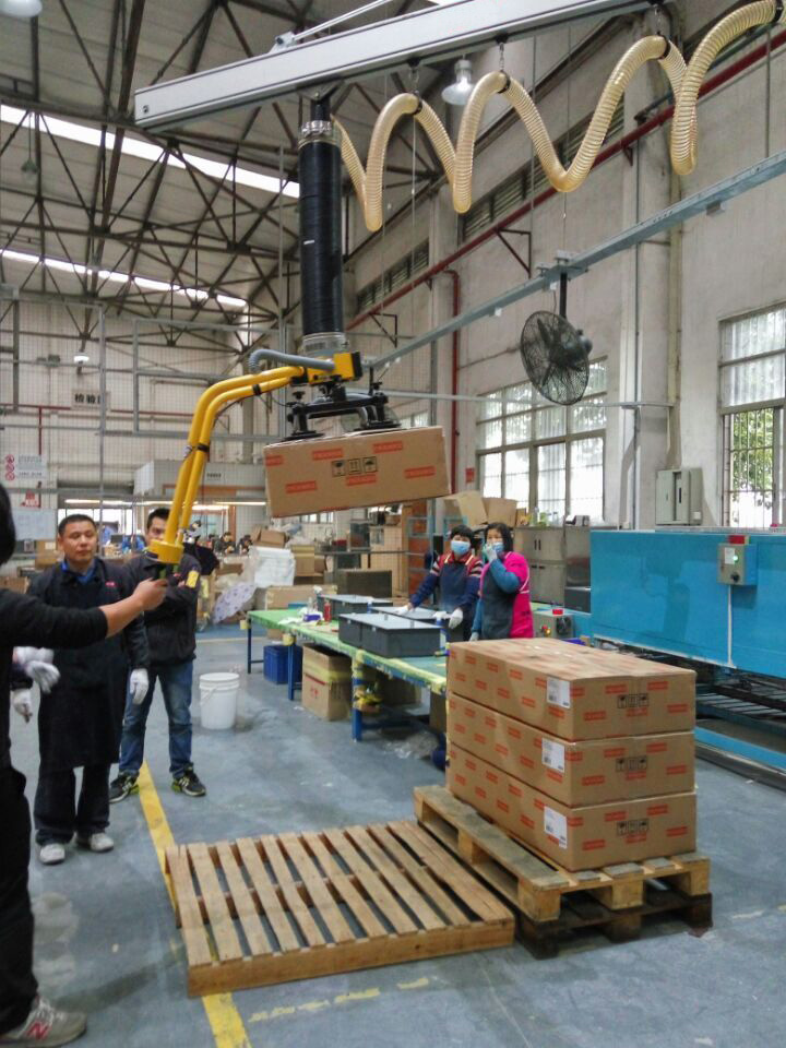 Site photos of Vacuum Tube Lifter for different capacity carton6.jpg