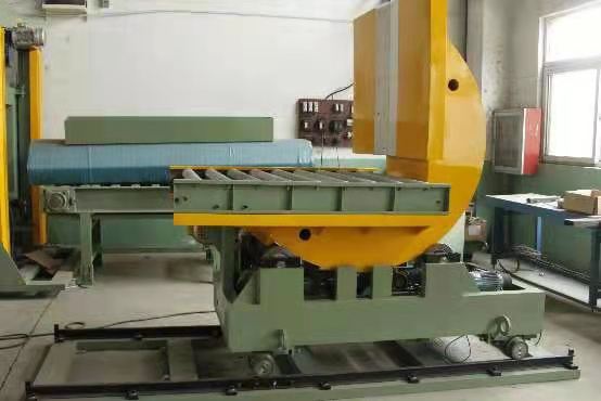 The upender with conveyor.jpg