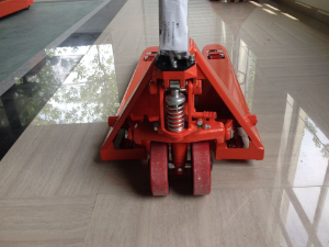 Inquiry about 1.5 Ton Hand Pallet Truck + 5pcs 2ton pallet truck and 5pcs 2.5 ton pallet truck from UAE