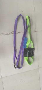 Connect the Webbing sling and the sample as 1 piece