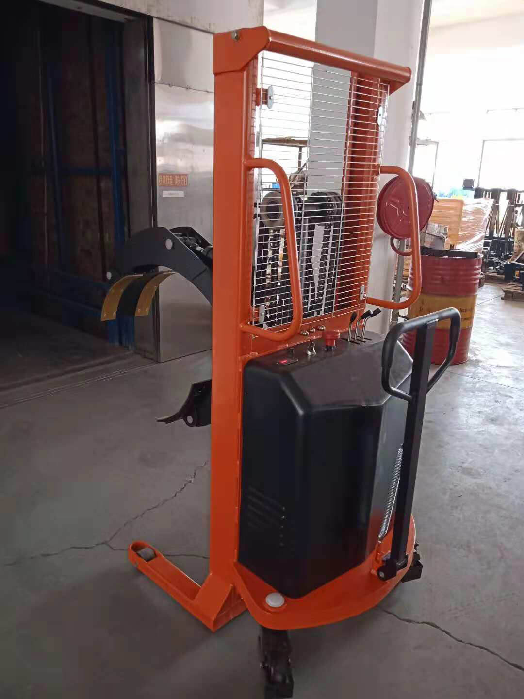 RAMHOIST Coil lifting machine with single or multi arm for carrying coil (Aluminium rolls and Copper rolls)from one place and to put down to another place-1.jpg