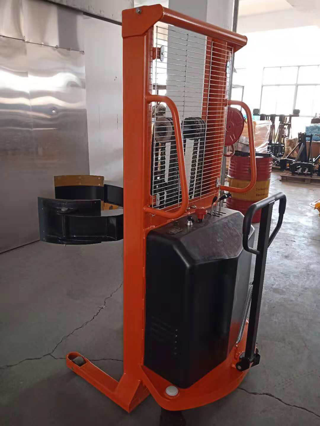 RAMHOIST Coil lifting machine with single or multi arm for carrying coil (Aluminium rolls and Copper rolls)from one place and to put down to another place-4.jpg