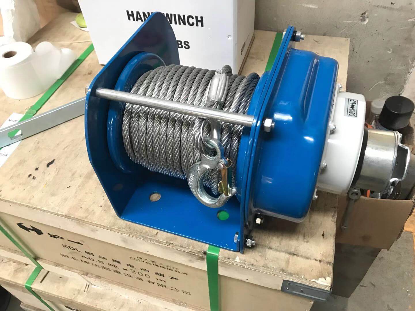 2 Ton Heavy Duty Hand Winch with 30m wire rope.jpg