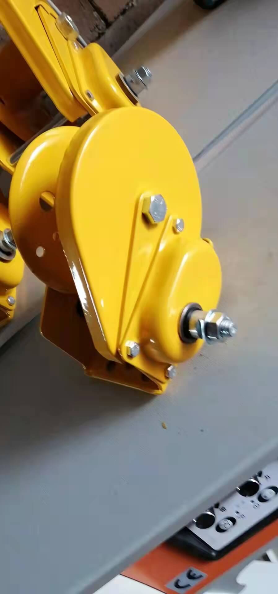 Site photos of Manual Winch 1200LBS with SELF LOCK + Manual Winch 1800LBS with SELF LOCK made in china-4.jpg