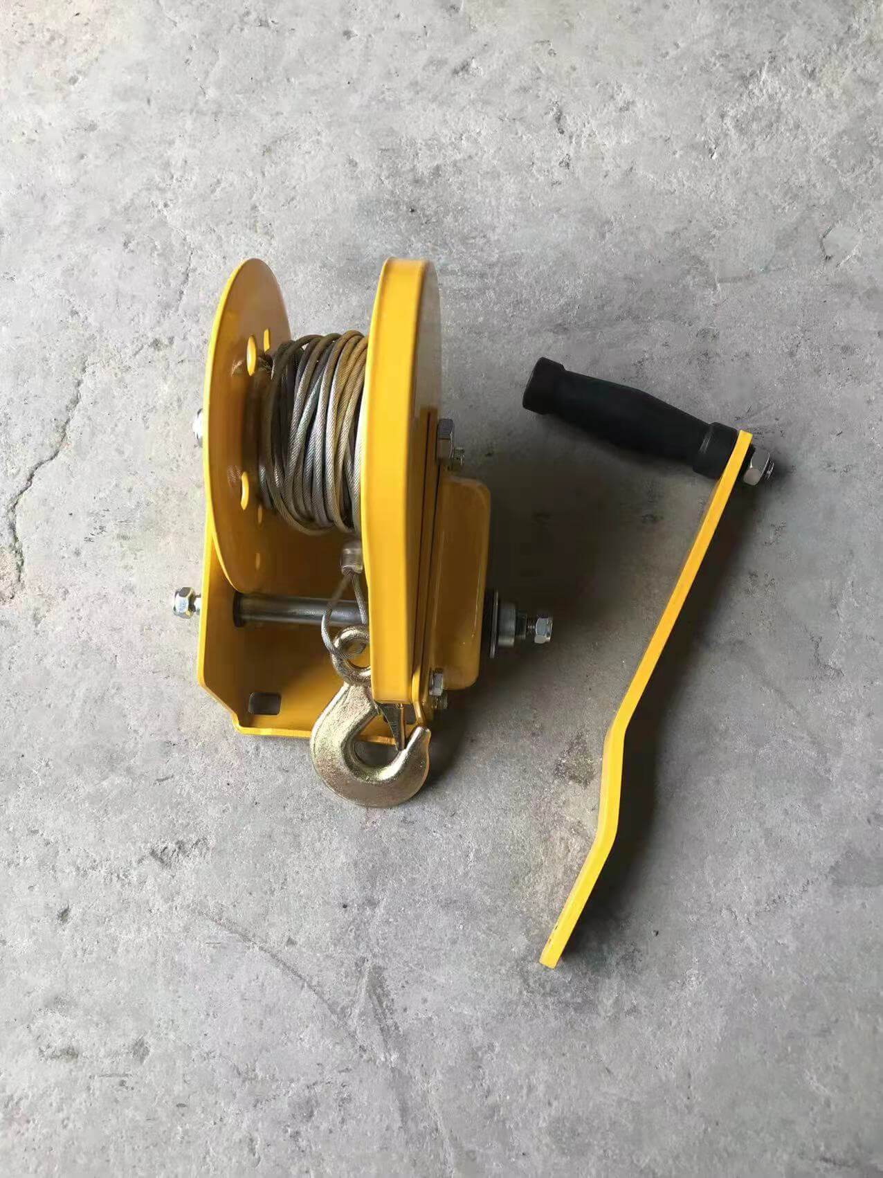 double handle manual winch made in china by RAMHOIST-1.jpg