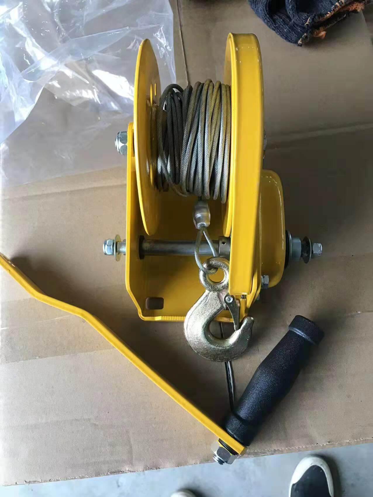 double handle manual winch made in china by RAMHOIST-2.jpg