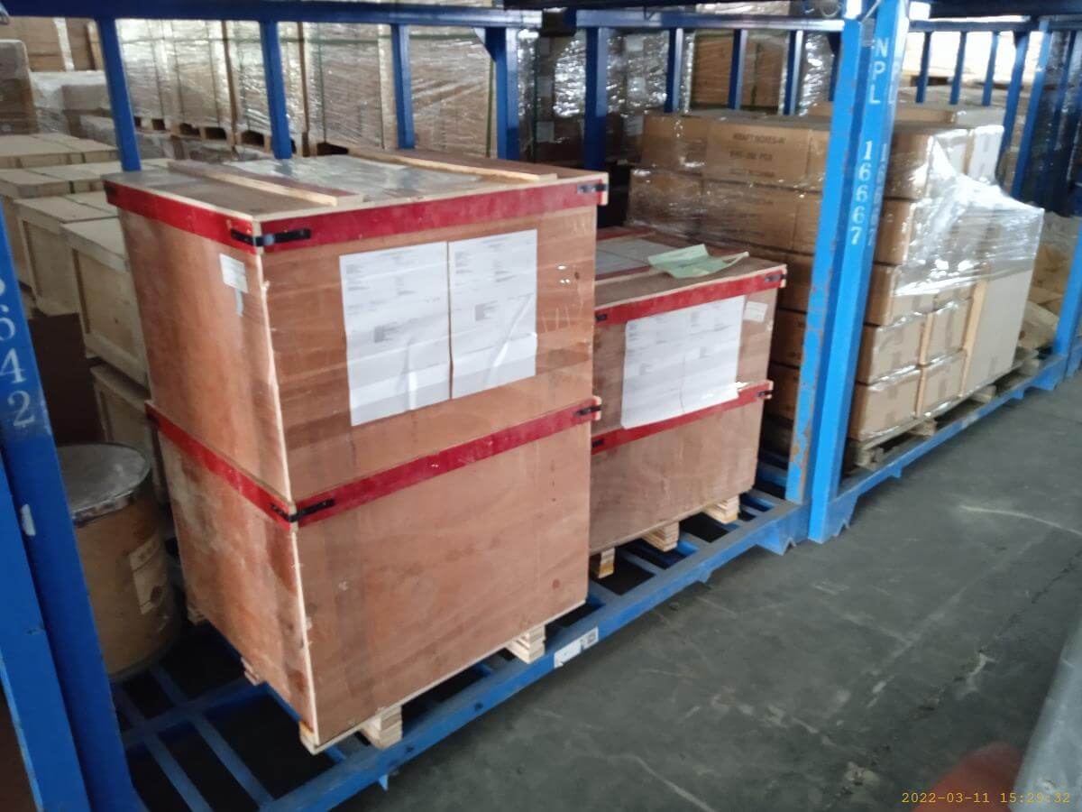 JACK HYDRAULIC COMPLETE, CAPACITY 1000 TONS-with self-locking function is in shanghai warehouse with invoice and packing list pasted on-1.jpg