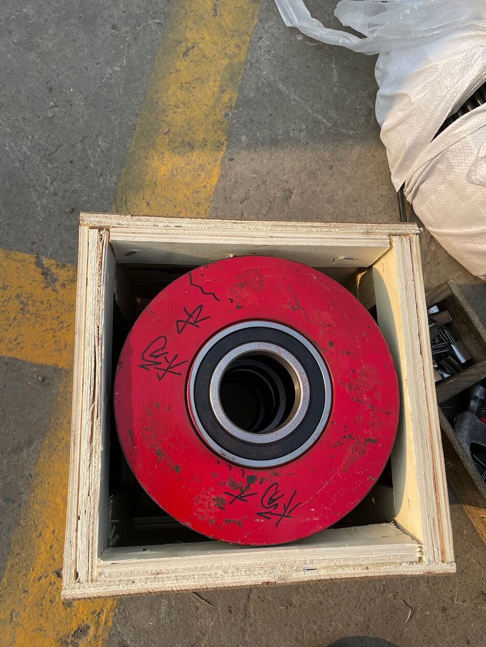 Package of PW wheel for an old Shaw Box end truck-1.jpg
