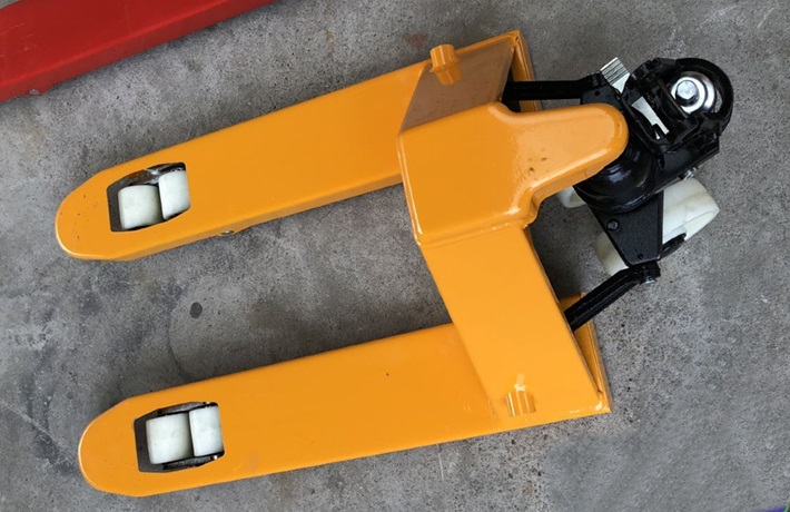 China Customized Hand Pallet Truck Manufacturers, Suppliers, Factory - 82.jpg