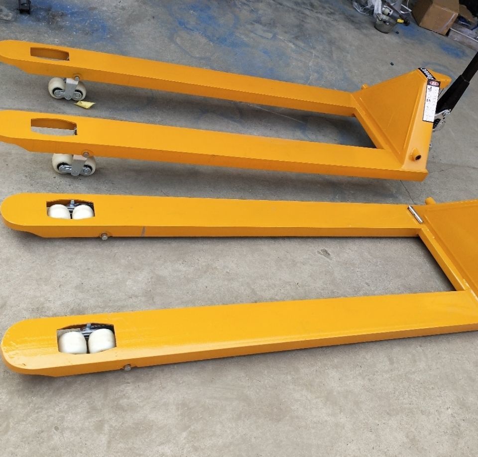 China Customized Hand Pallet Truck Manufacturers, Suppliers, Factory - 136.jpg