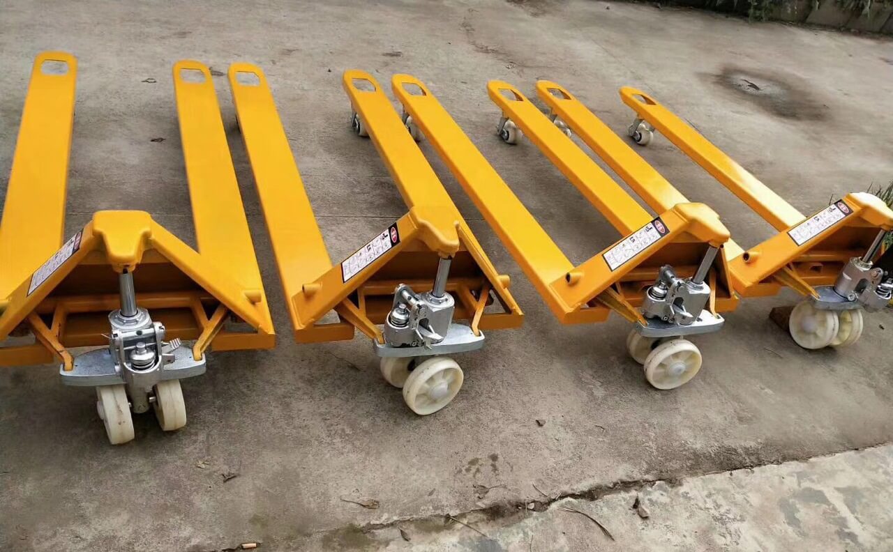 China Customized Hand Pallet Truck Manufacturers, Suppliers, Factory - 158.jpg