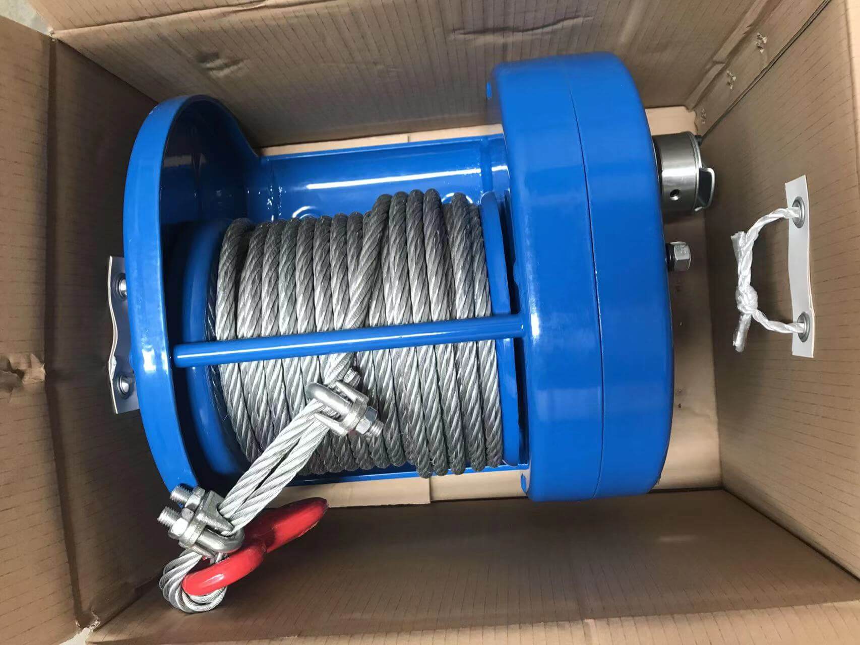 WINCH, MANUAL CAPACITY 3 TON 12MM DIA X 20 MTR. ROPE WITH SS 304 STEEL WIRE ROPE WITH SS THIMBLE EYES -4.jpg