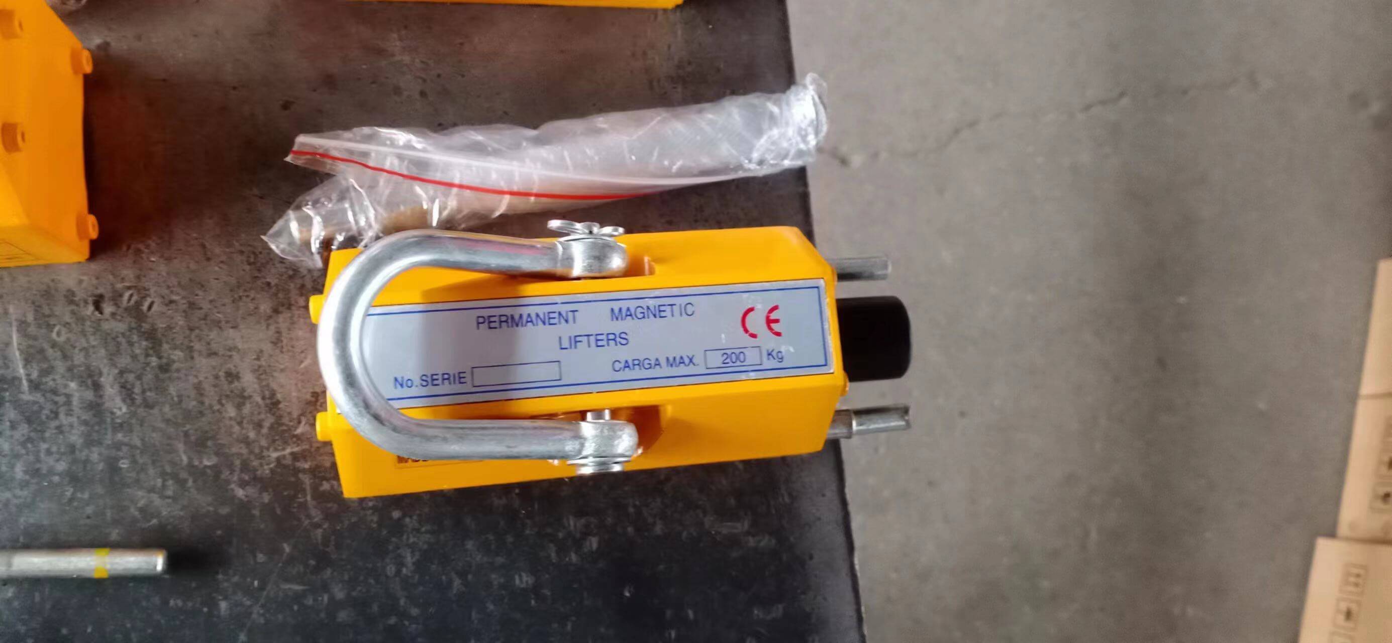 100, 300 and 1000 Permanent Magnet Lifter-1.jpg