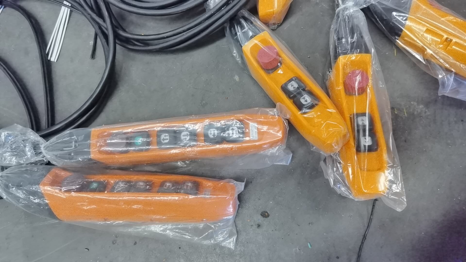 Site photos of 0.5t dual speed electric chain hoist made in 2022,3-6.jpg