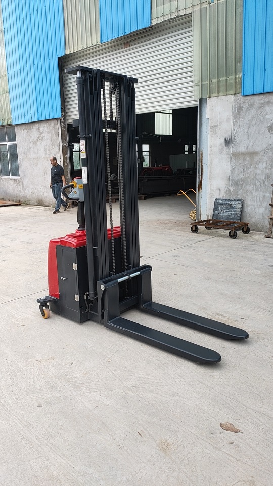 Electric pallet stacker (Lifting height 5.4m)-1.jpg